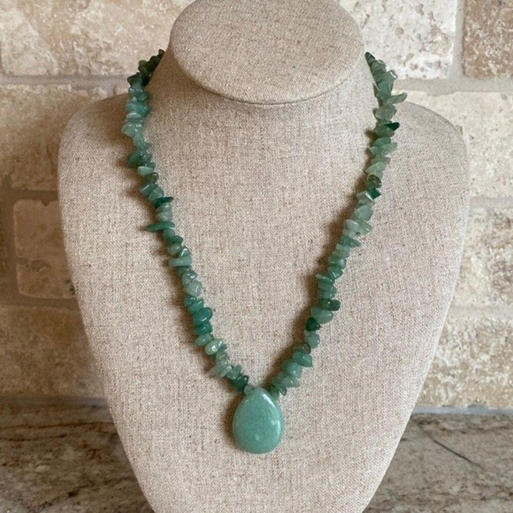 Aventurine Chip Necklace With Teardrop Pendant